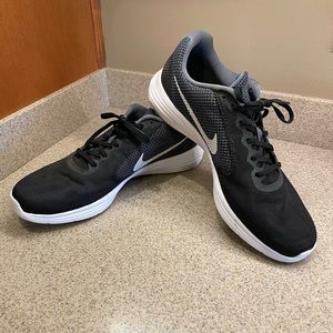Nike Revolution 3 Men’s Running Shoes, size 13